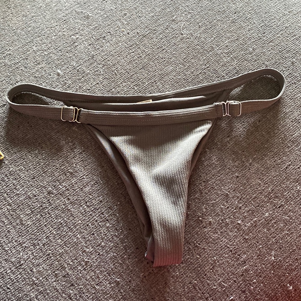 Bikini bottoms
